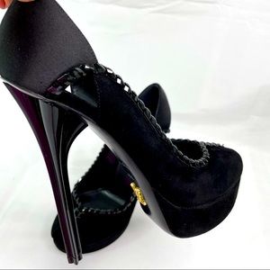 *New Louis Vuitton Black Suede Crystal Satin Pumps